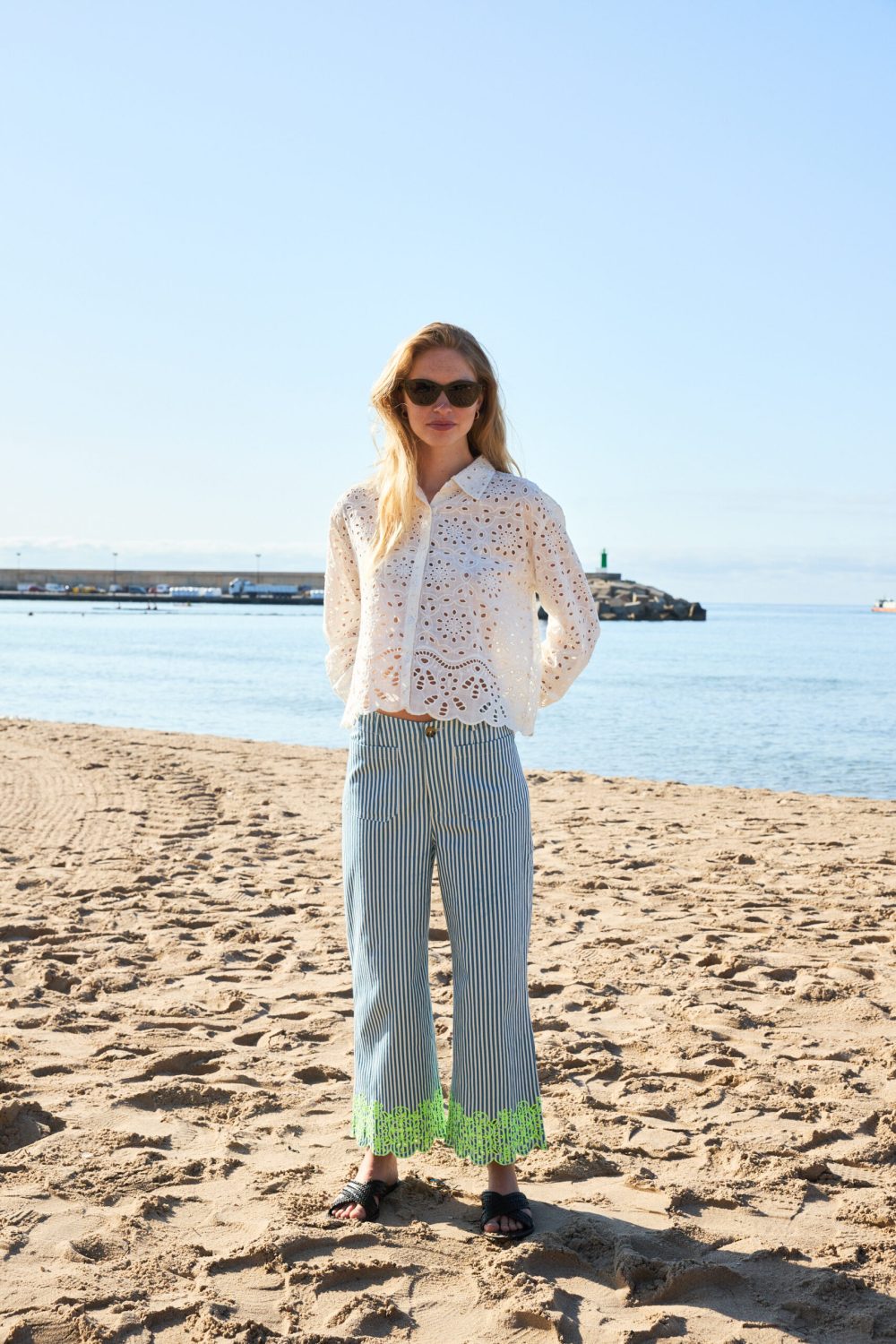 Pantalón con bordado de MdM - Imagen 5
