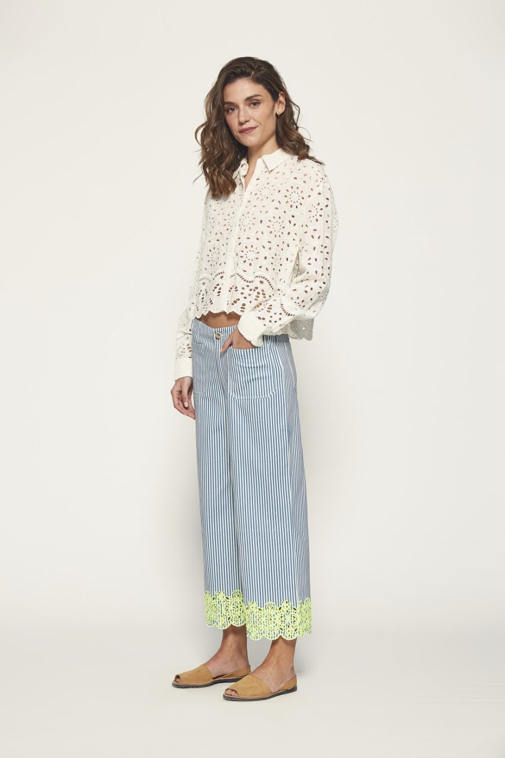 Pantalón con bordado de MdM - Imagen 2