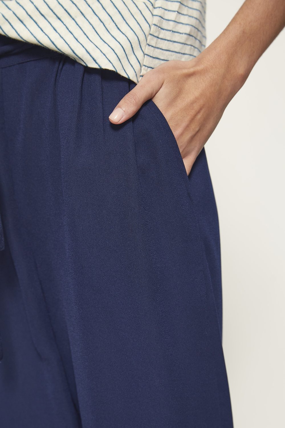 Pantalón recto con cintura elástica - Imagen 4