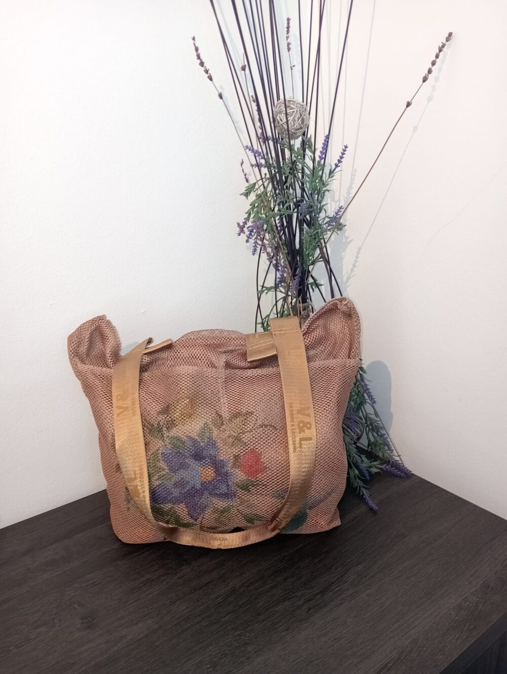 Bolso rejilla dos asas color camel - Imagen 2