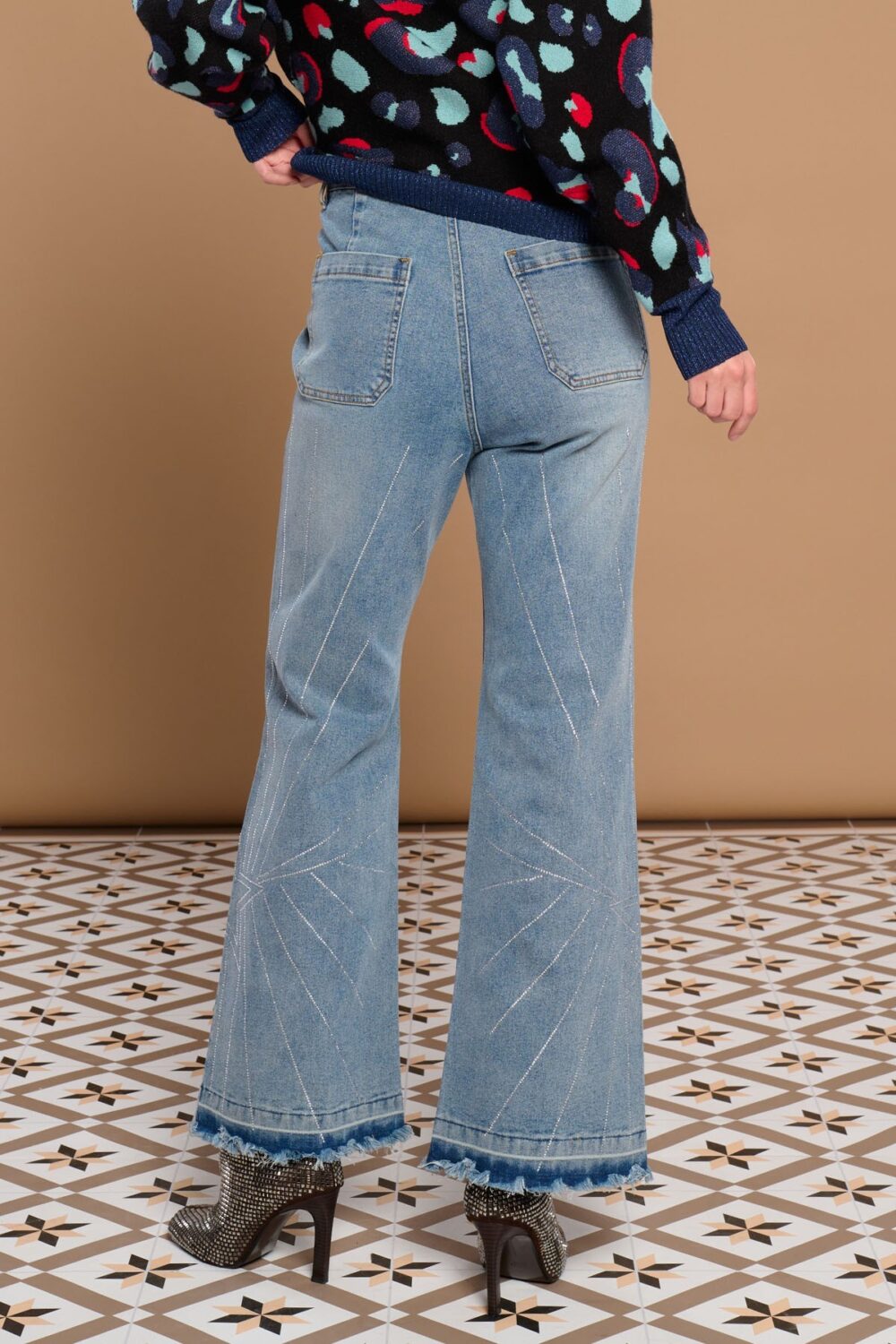 LELIA JEANS - Imagen 4