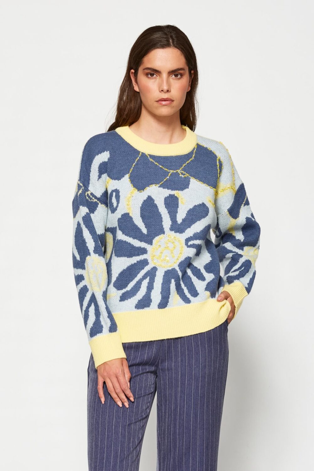 JERSEY DE PUNTO ESTAMPADO DE FLOR Y ABALORIOS