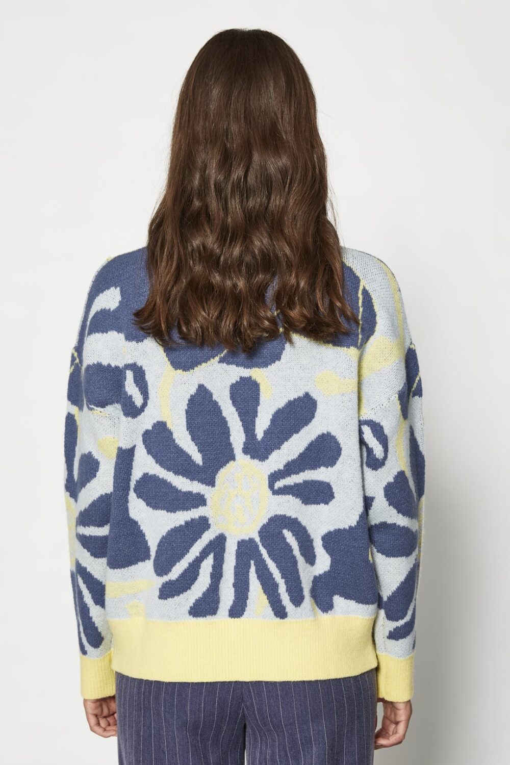 JERSEY DE PUNTO ESTAMPADO DE FLOR Y ABALORIOS - Imagen 5