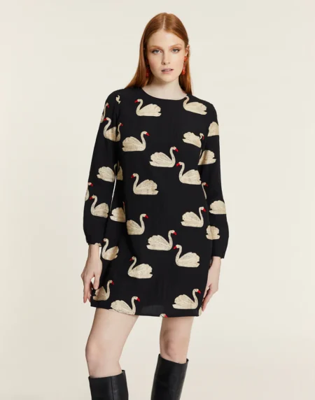 VESTIDO CORTO BORDADO CISNES