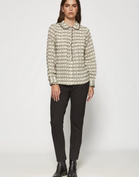 Blusa de cuadros dobby con volante y solapa