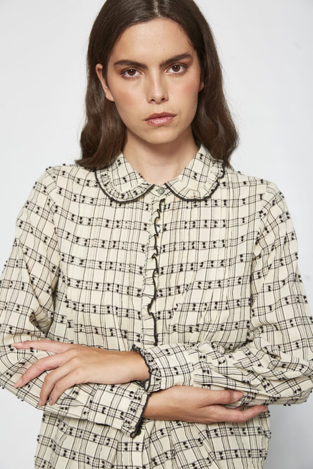 Camisa de cuadros dobby con volante y solapa - Imagen 2
