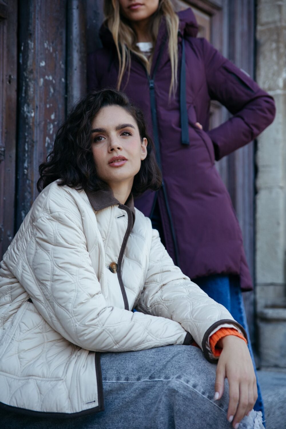 Chaqueta acolchada con cuello de pana