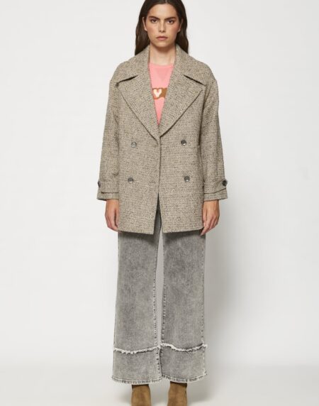 Chaqueta corta de espiga con doble botonadura
