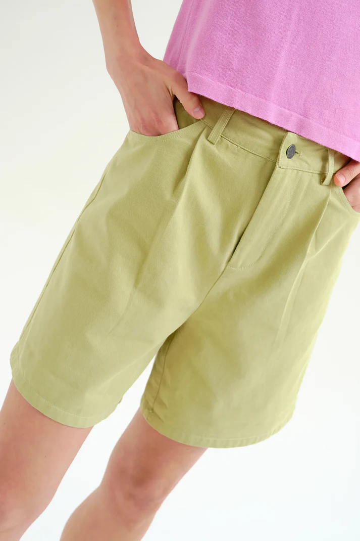 Shorts verde 100% algodón - Imagen 2
