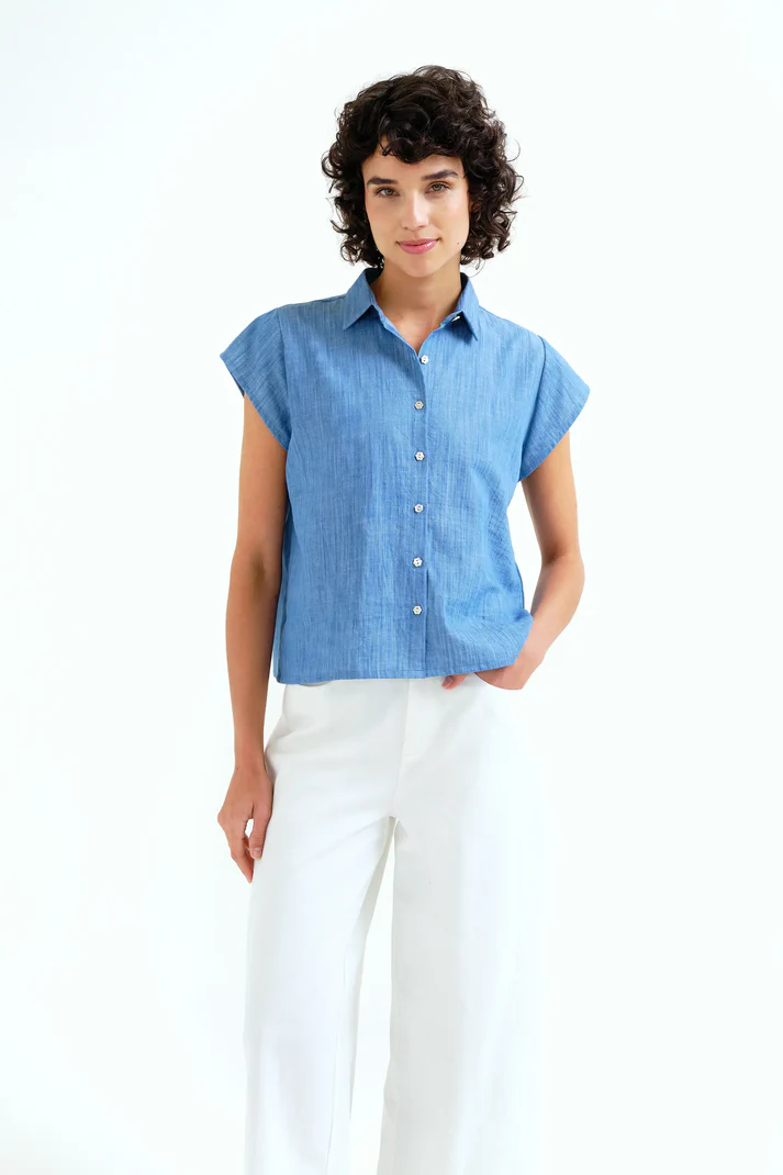Camisa 100% algodón chambray azul claro manga corta - Imagen 2