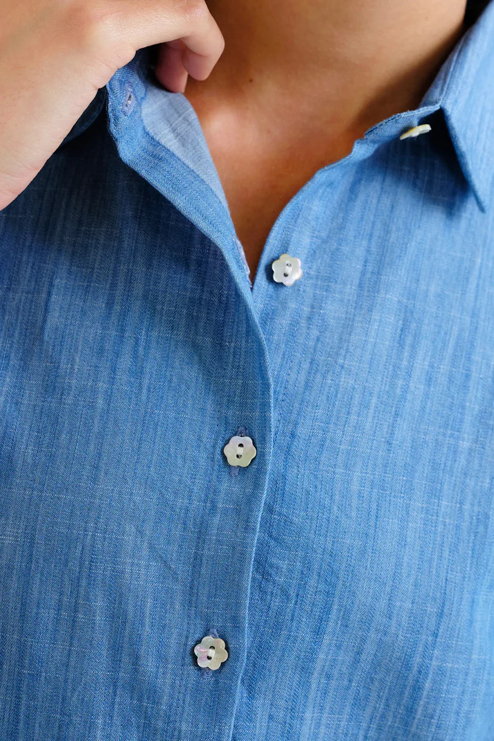 Camisa 100% algodón chambray azul claro manga corta - Imagen 5