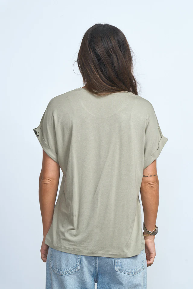 CAMISETA BÁSICA VERDE - Imagen 7