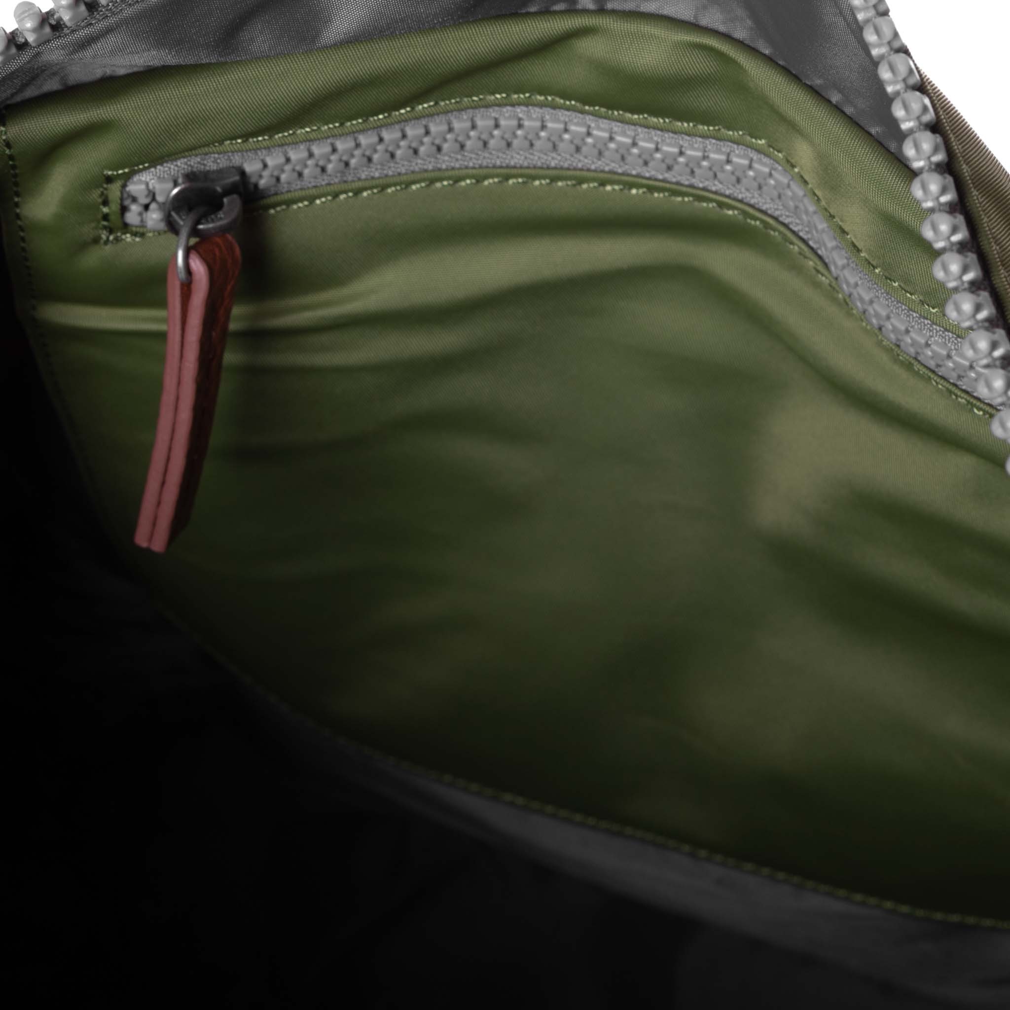 Mochila ROKA Canfield B Nylon – Avocado - Imagen 4