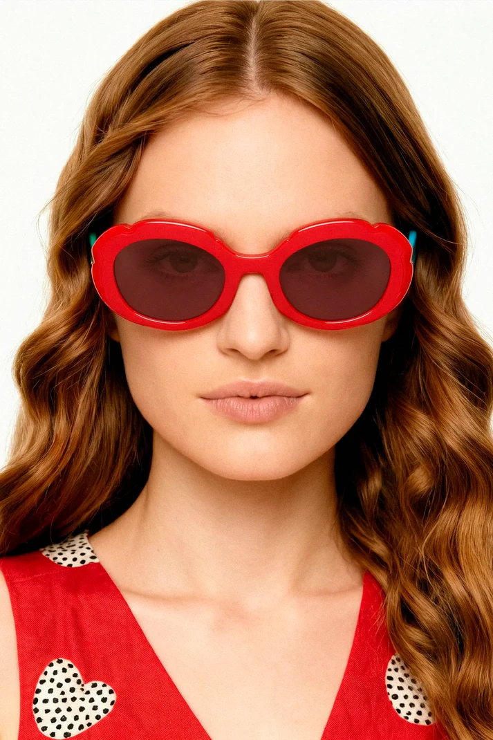 Gafas de sol rojas con punta patillas multicolor azul claro y verde - Imagen 5