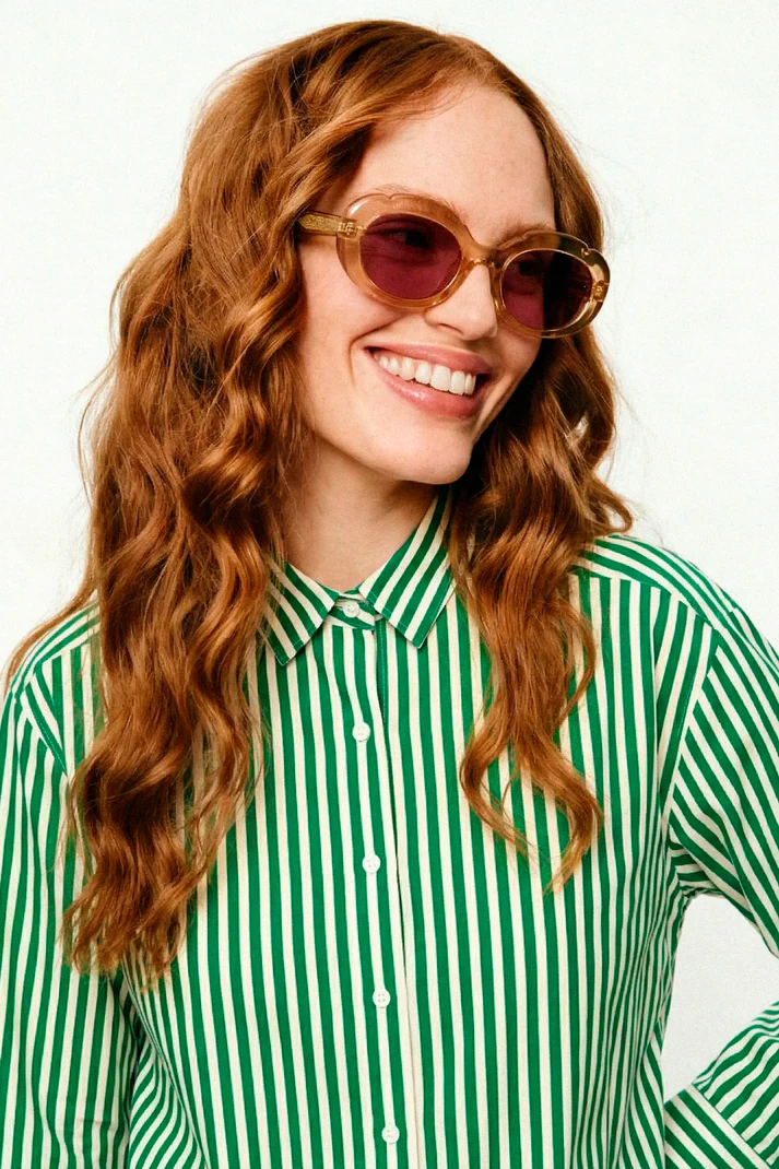 Gafas de sol ambar con punta patillas multicolor verde y azul claro - Imagen 4