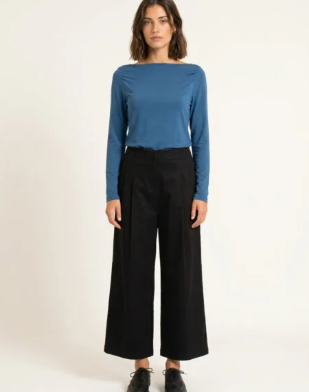 Pantalón de pana fina color negro