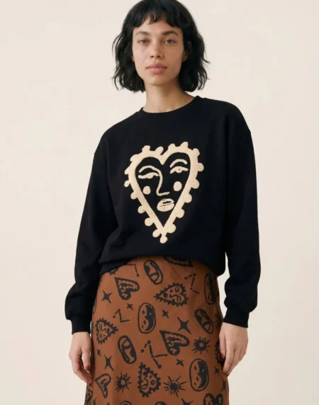 6042251 SUDADERA CORAZON NEGRO