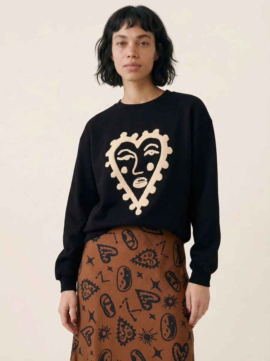 6042251 SUDADERA CORAZON NEGRO