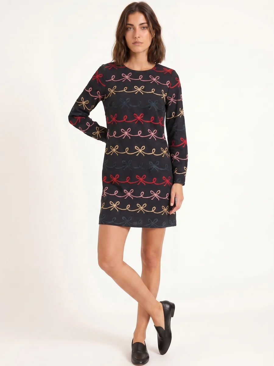 Vestido Corto Bordado Lazos