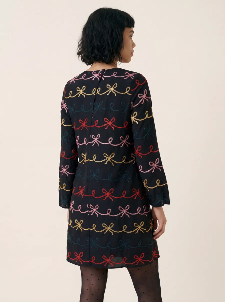 Vestido Corto Bordado Lazos - Imagen 6