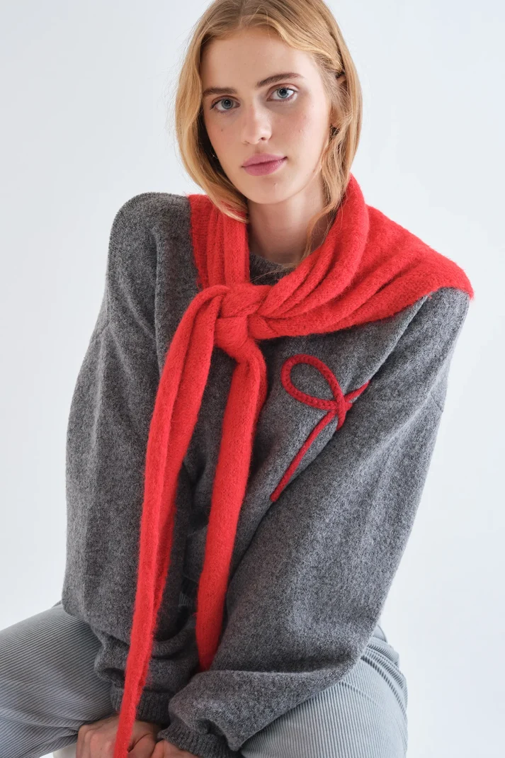Jersey punto gris con detalle de lazo rojo - Imagen 4