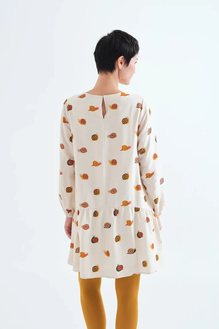 Vestido corto con estampado de caracoles - Imagen 7
