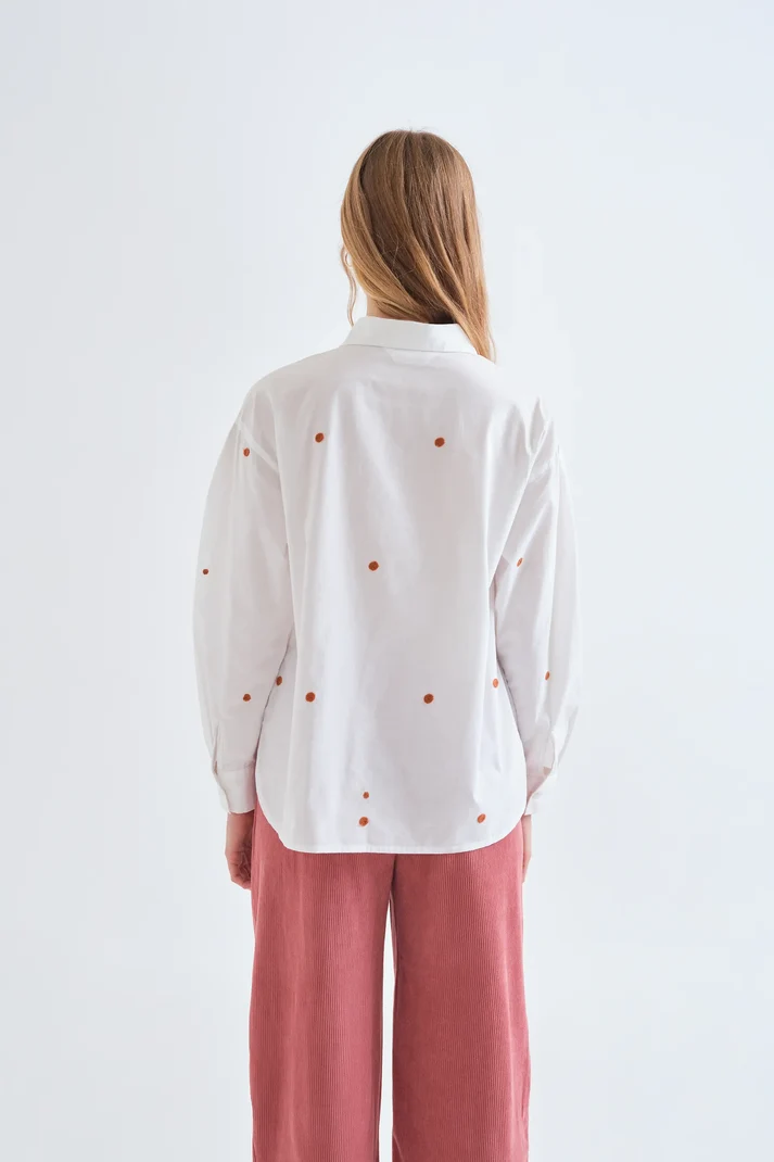 Camisa 100% algodón con bordado de caracoles - Imagen 7