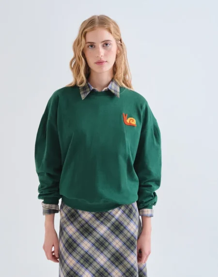 Sudadera 100% algodón verde con parche de caracol