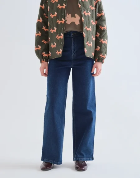 Pantalón vaquero azul marino con bolsillos de corazones