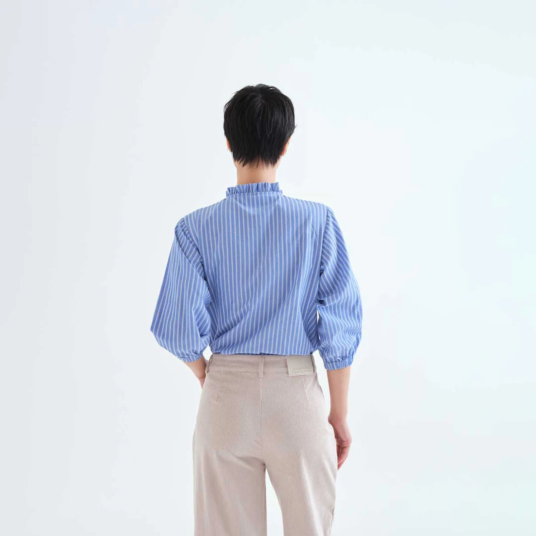 Camisa de rayas azul con detalle de volantes - Imagen 5