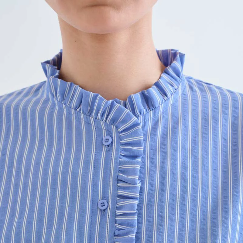 Camisa de rayas azul con detalle de volantes - Imagen 3