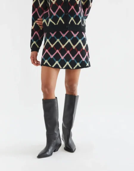 Falda corta con estampado skein