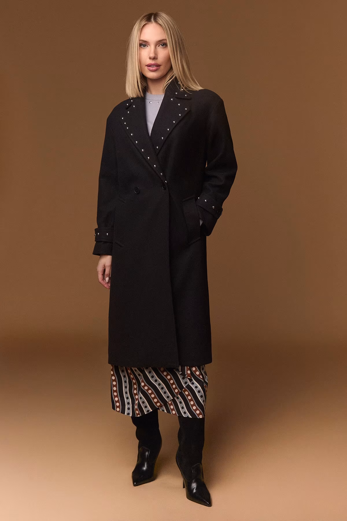 QUEEN COAT
